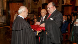 Vicente Macías es nombrado Caballero de la Capa Española de Valencia